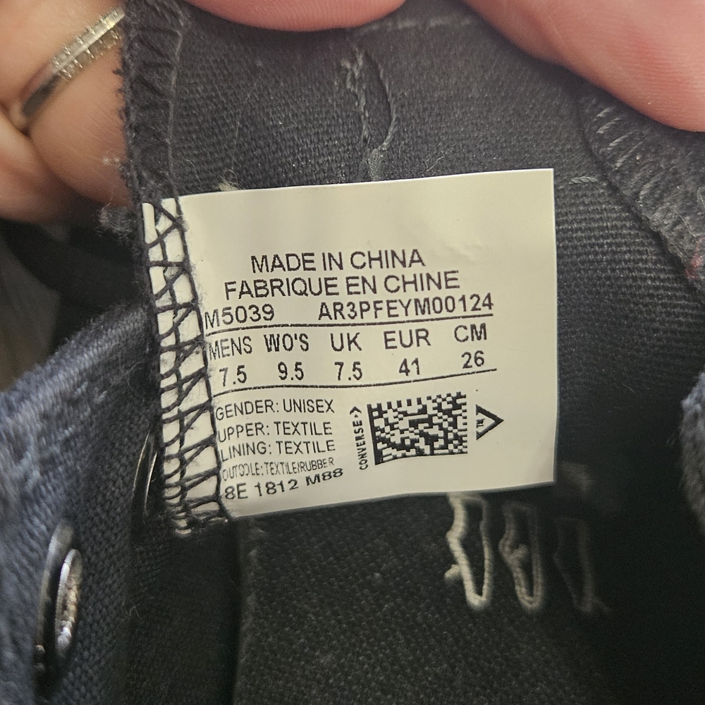 Chucks Unisex Black Athletic Shoes